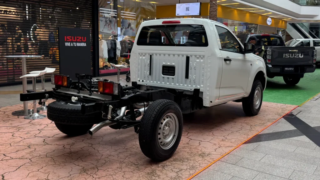 Nuevas Isuzu Pickup Cabina Sencilla y Chasis en Colombia: las versiones enfocadas al trabajo duro 3 Isuzu Pickup 2027 Chasis en Colombia