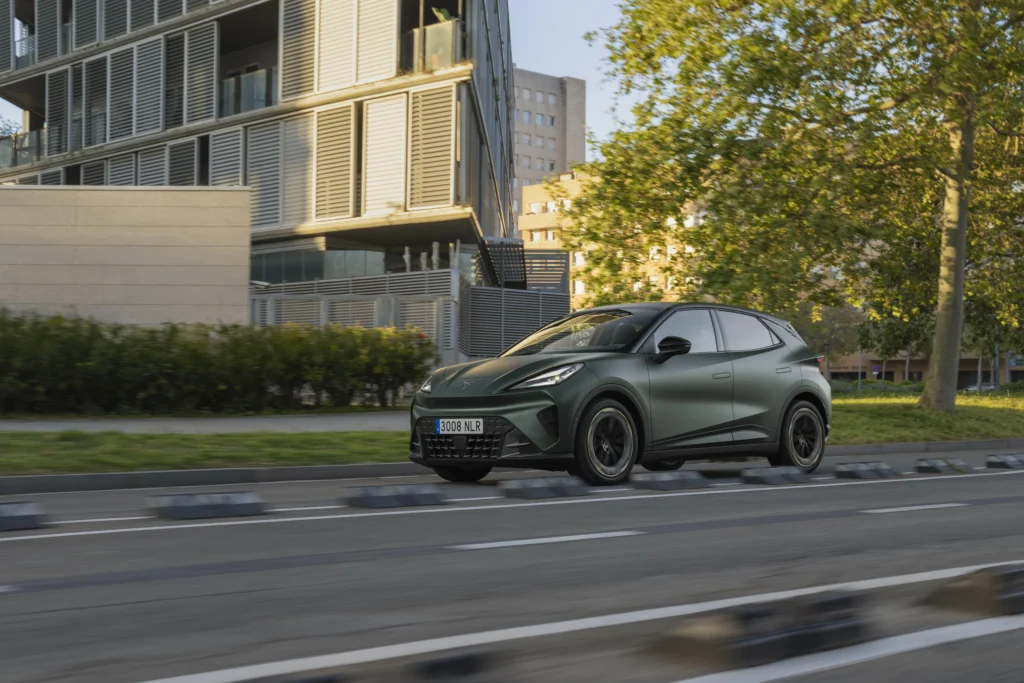CUPRA Raval Plus: el hatchback eléctrico urbano con 135 CV 4 CUPRA Raval Plus CUPRA