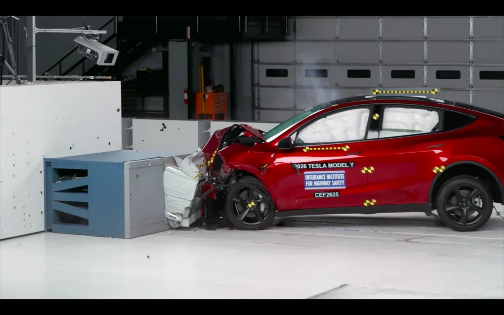 Tesla Model Y: el SUV eléctrico gana máxima calificación Top Safety Pick+ del IIHS 2 Descubran cómo la Tesla Model Y 2026-27 logró la máxima calificación Top Safety Pick+ del IIHS, destacando su seguridad. ¡Lean más aquí!