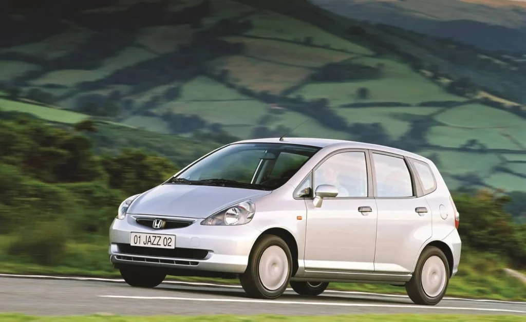 Honda Fit: un ícono de versatilidad celebra dos décadas de innovación 6 El Honda Fit celebra 20 años de innovación en Colombia. Descubre su versatilidad, eficiencia y tecnología avanzada en este referente urbano. ¡Lee más!
