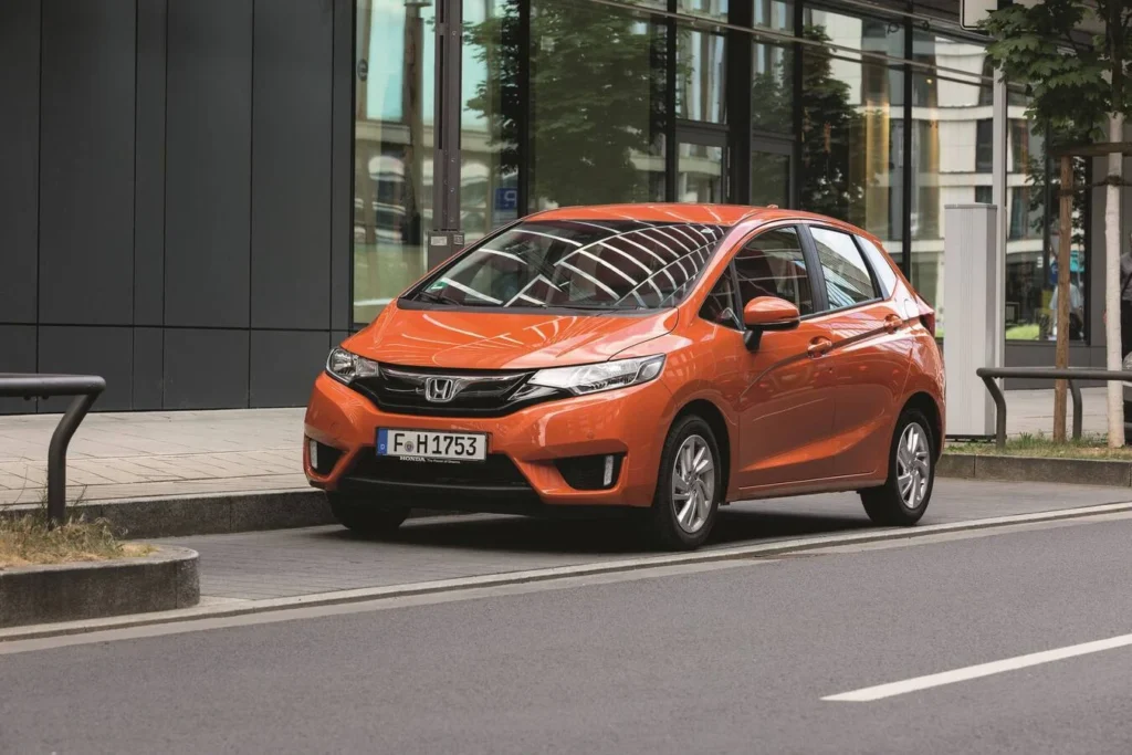 Honda Fit: un ícono de versatilidad celebra dos décadas de innovación 5 El Honda Fit celebra 20 años de innovación en Colombia. Descubre su versatilidad, eficiencia y tecnología avanzada en este referente urbano. ¡Lee más!