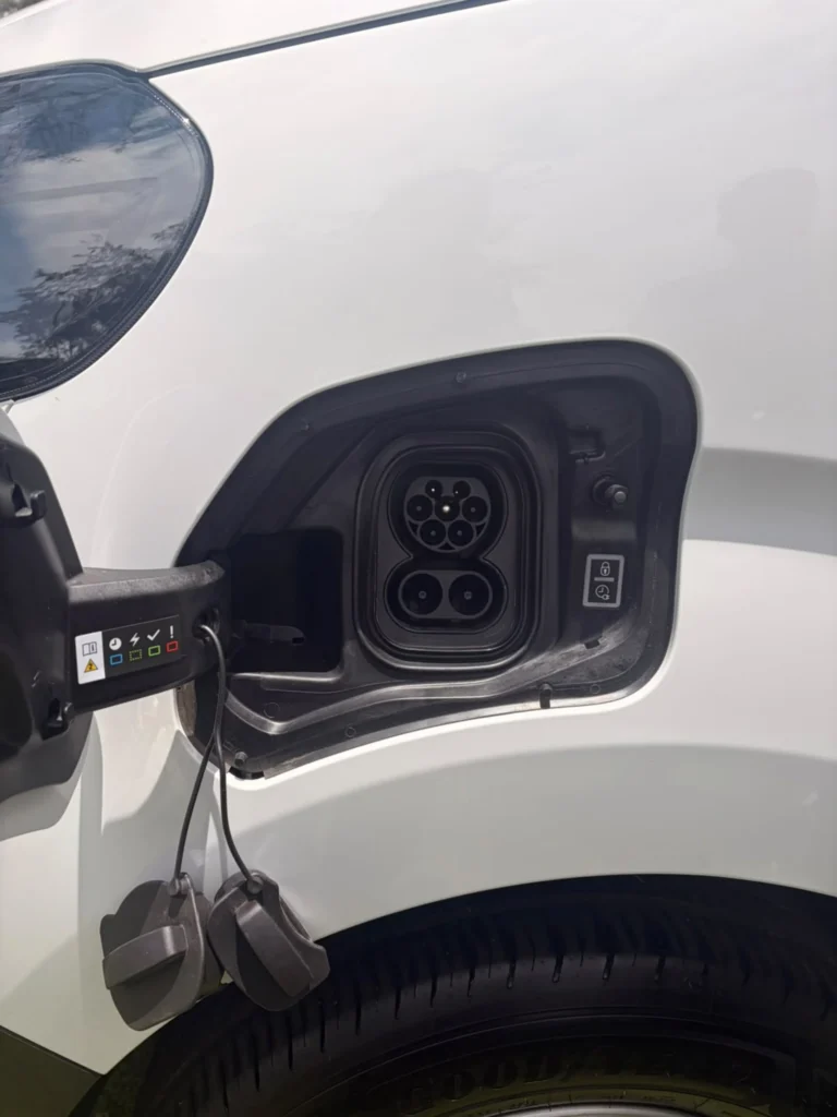Lanzamiento de Peugeot Partner: utilitarios eléctricos para la última milla en Colombia 6 lanzamiento de Peugeot Partner Peugeot