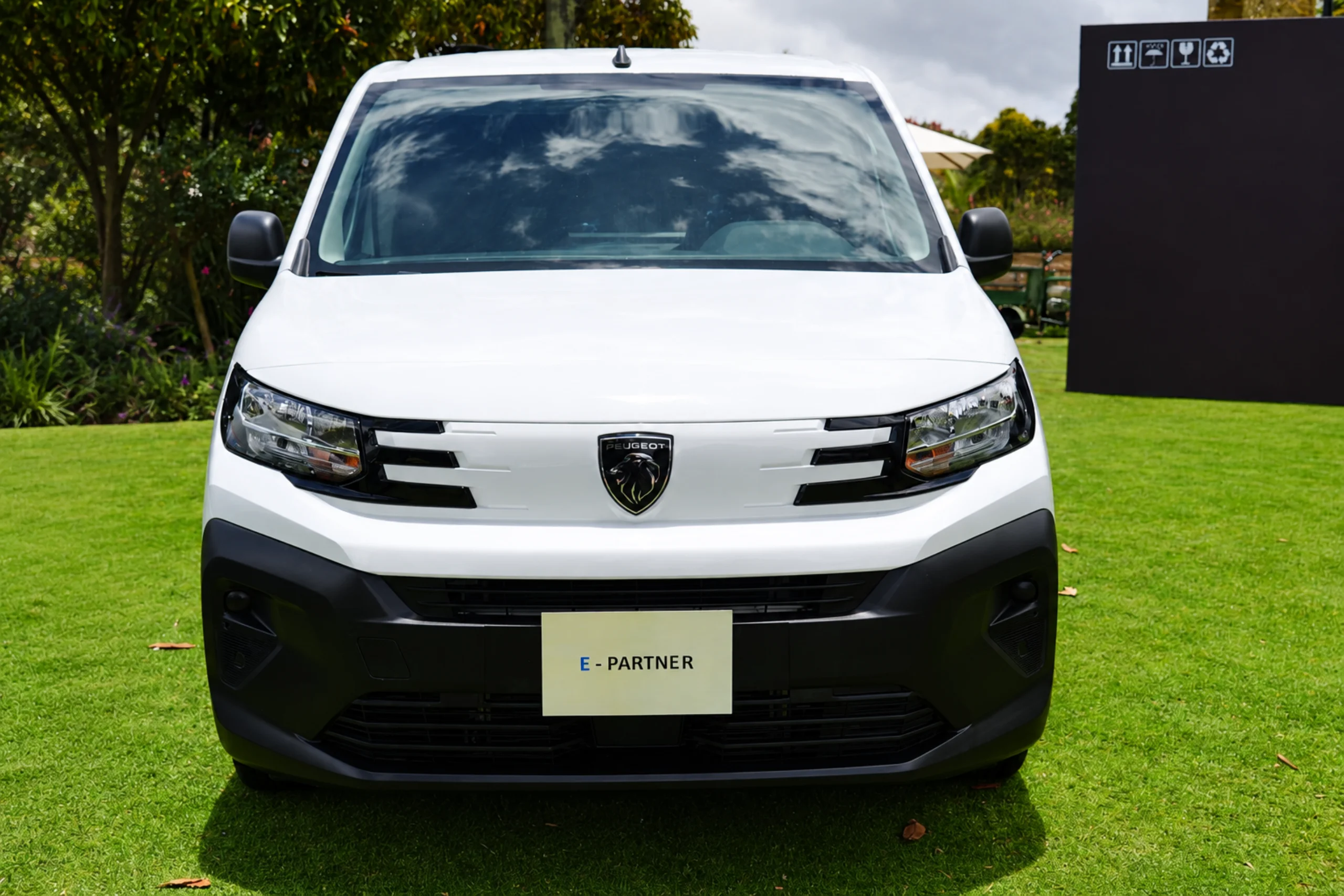 Lanzamiento de Peugeot Partner: utilitarios eléctricos para la última milla en Colombia 2 lanzamiento de Peugeot Partner Peugeot