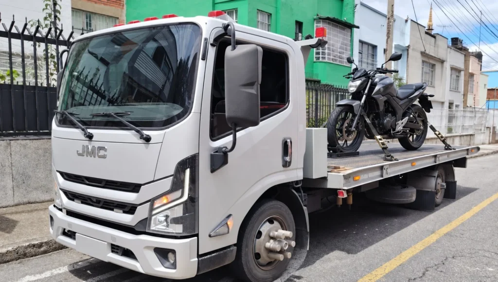 Servicios de Fixit Motos: una cobertura integral para motociclistas en Bogotá 2 Descubre los servicios de Fixit Motos, un plan integral para motociclistas en Bogotá con asistencia vial, médica y bienestar. ¡Conócelos aquí!