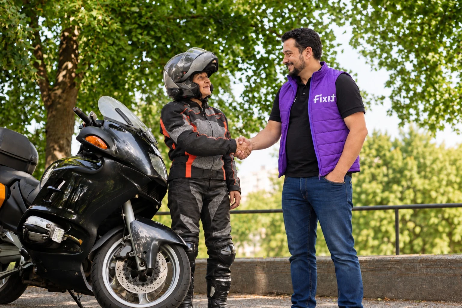 Descubre los servicios de Fixit Motos, un plan integral para motociclistas en Bogotá con asistencia vial, médica y bienestar. ¡Conócelos aquí!