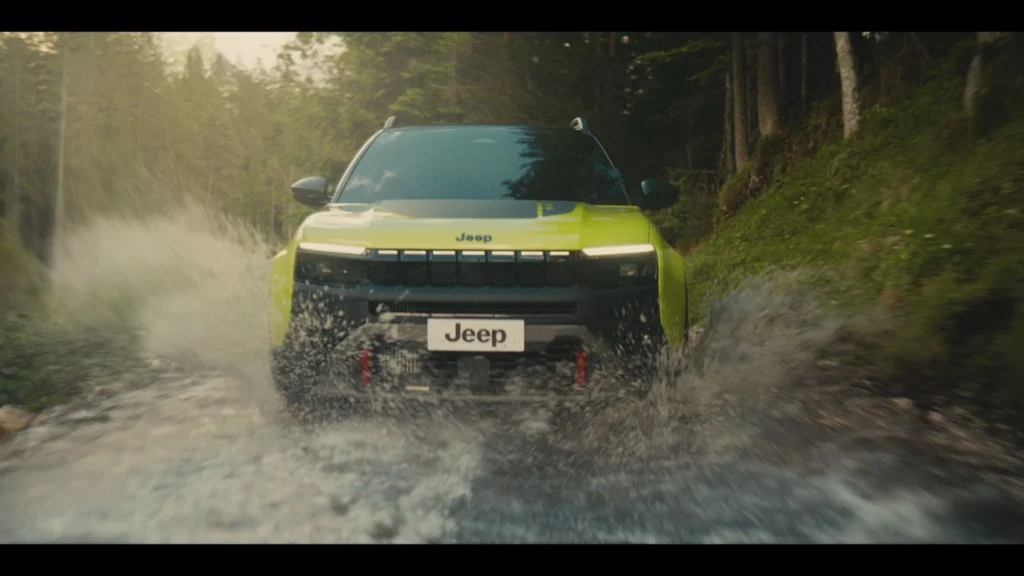 El Jeep Avenger redefine la autenticidad SUV con versiones gasolina, e-Hybrid, eléctricas y 4xe. Descubra su diseño, tecnología y capacidades off-road. ¡Lea más!
