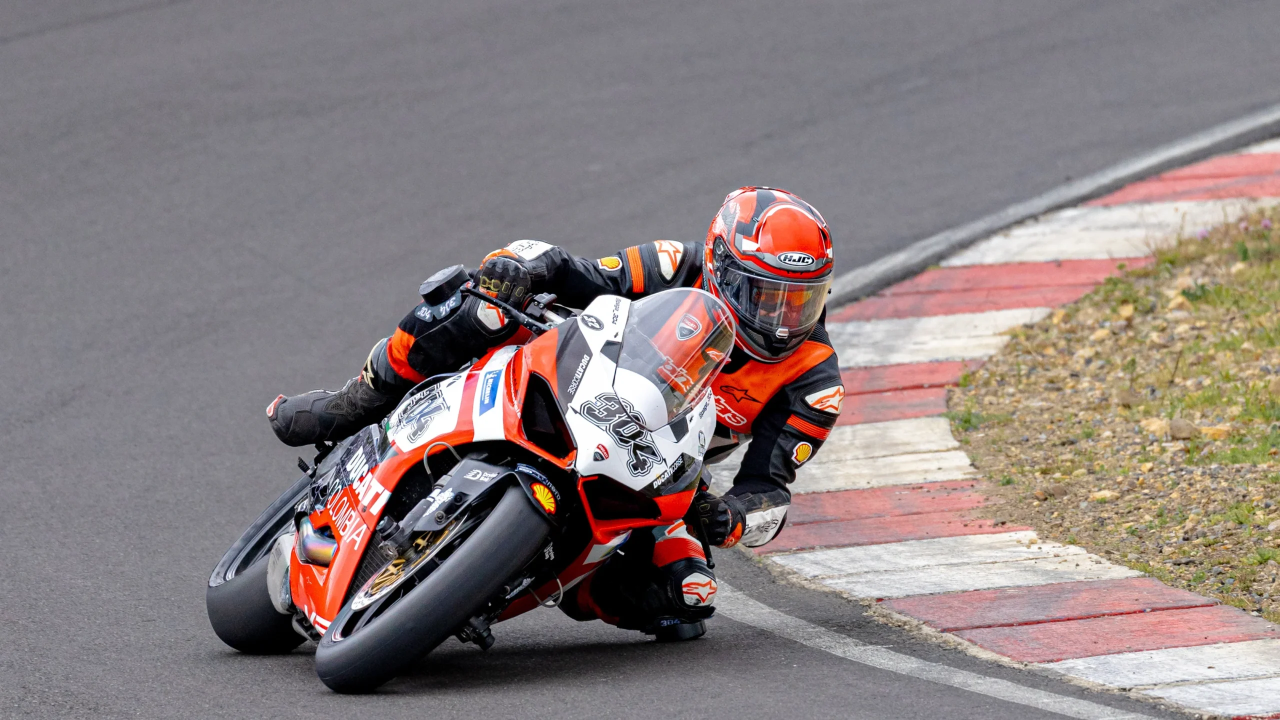 Victorias de Ducati: Colombia celebra un triple triunfo en el Gran Premio BMW 3 victorias de Ducati: Ducati Panigale V4 S en carrera en Tocancipá.