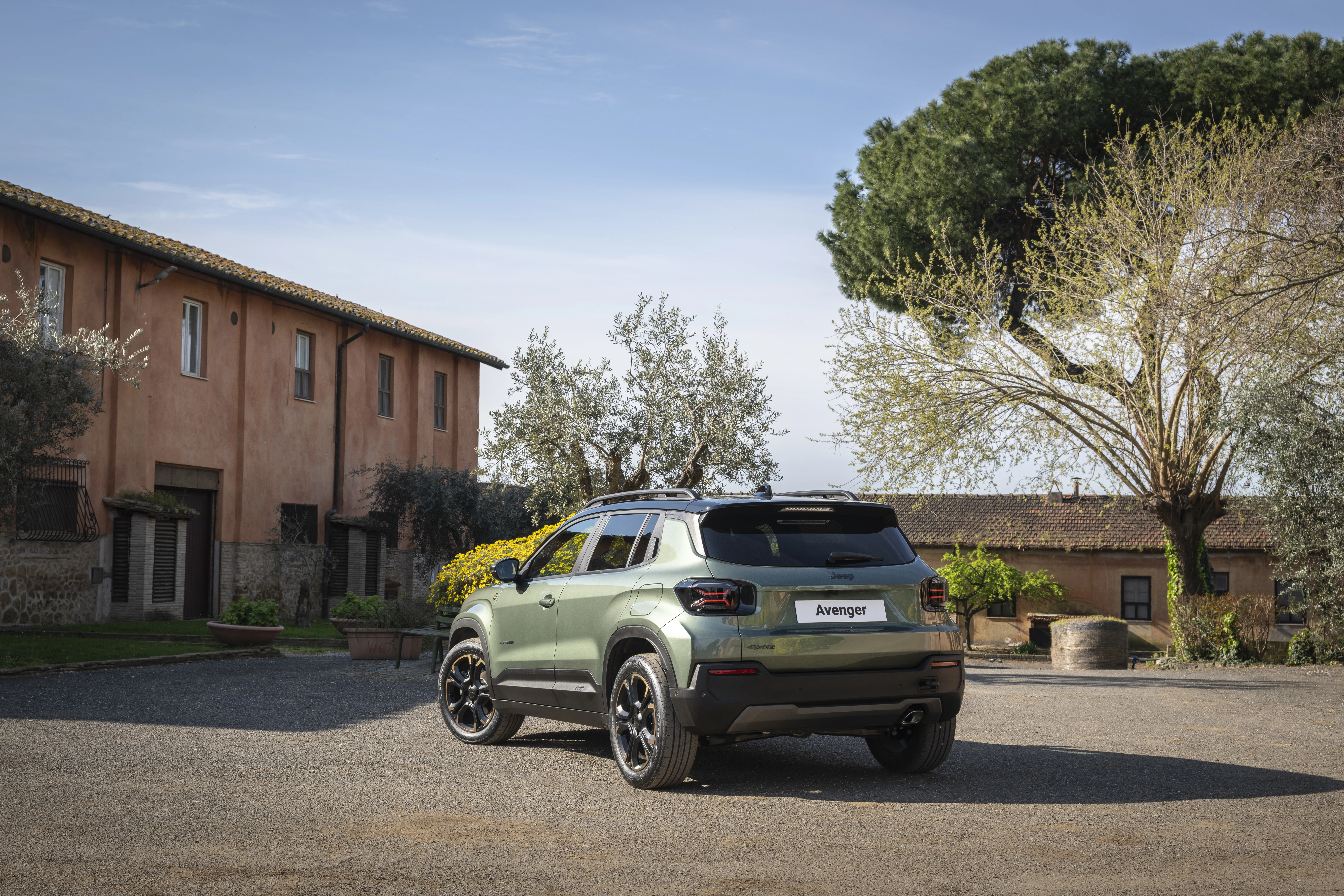 Jeep Avenger: un SUV compacto que reescribe la autenticidad en la conducción - New Jeep® Avenge...