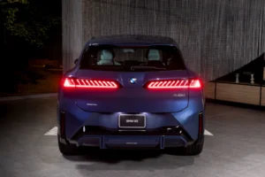 La BMW iX3 llega a Colombia iniciando la era Neue Klasse. Descubran su diseño, tecnología, potencia y autonomía de hasta 805 km. ¡Conozcan más!
