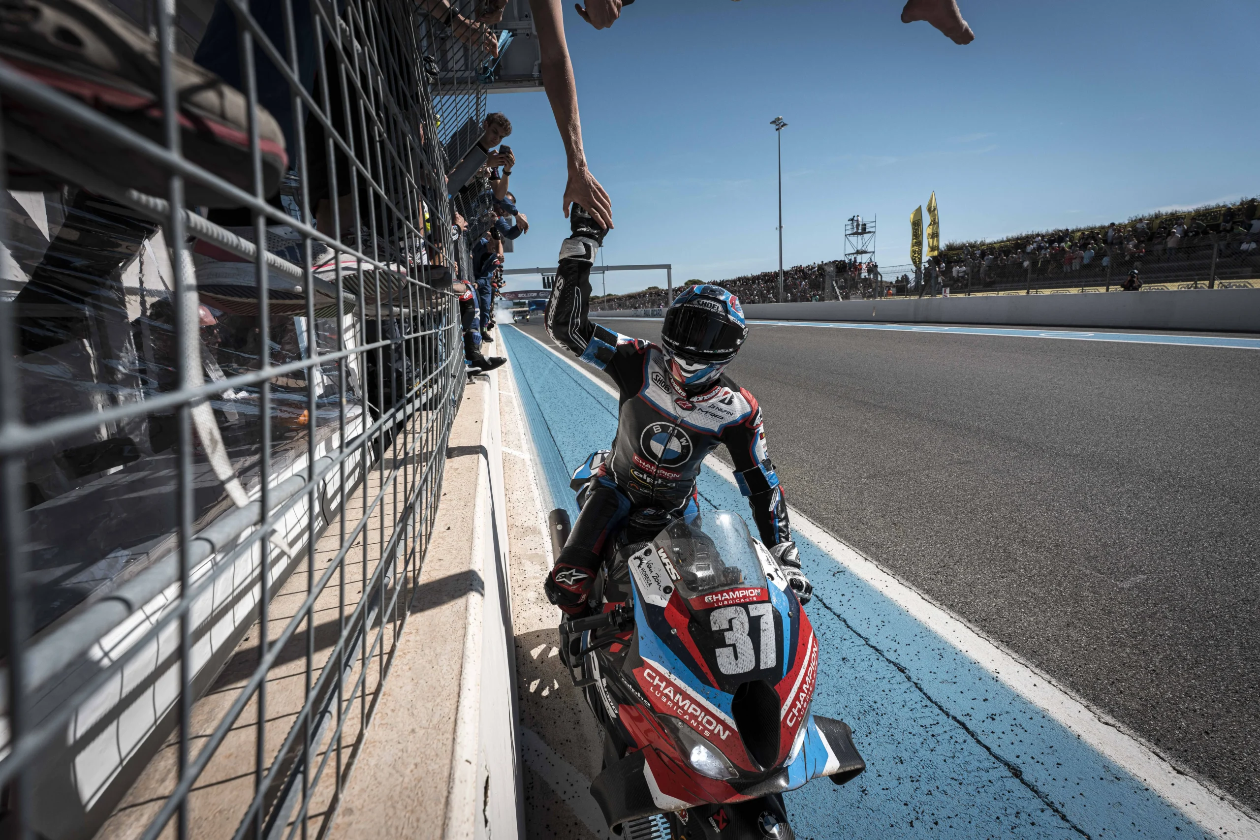 BMW Motorrad World Endurance Team es el campeón mundial EWC de BMW con victoria en Bol d'Or 2 campeón mundial EWC de BMW: BMW bmw motogp piloto 37 scaled