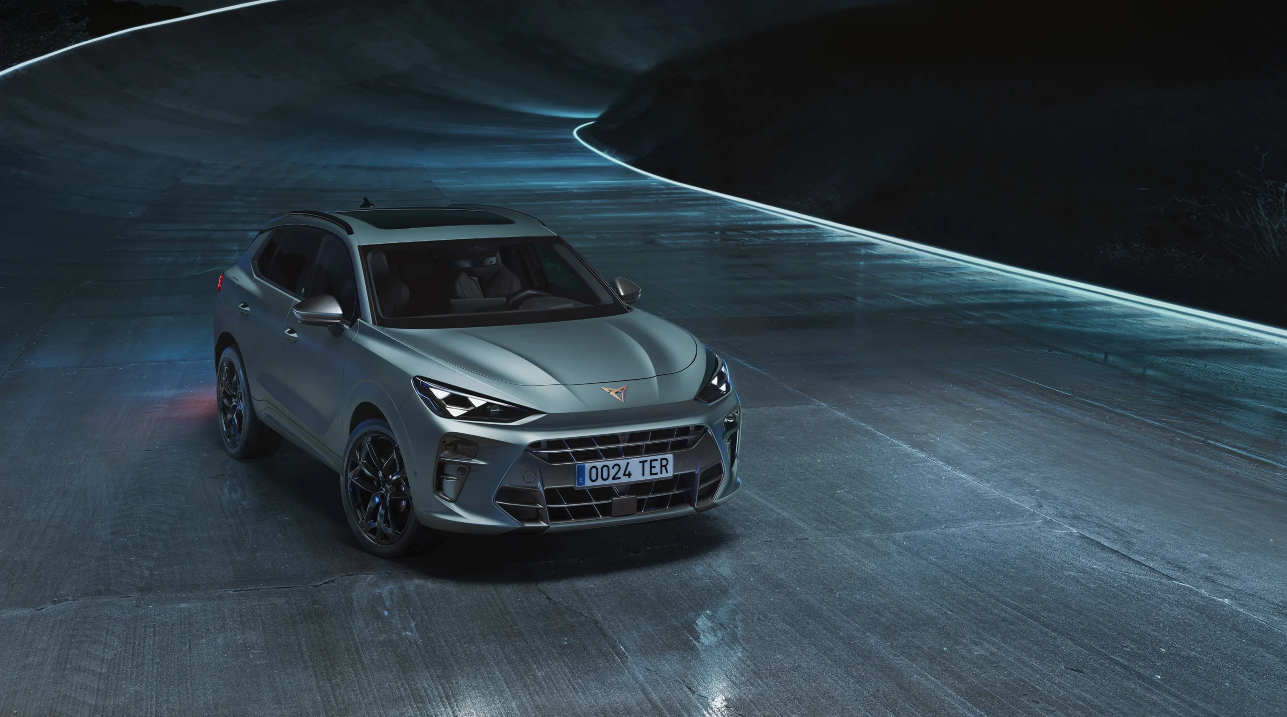 CUPRA Care: Nuevo CUPRA Terramar en entorno futurista.