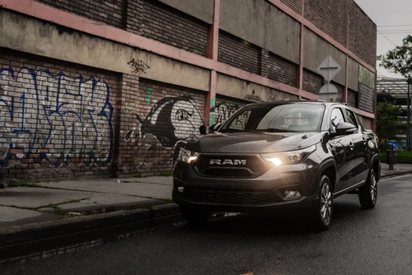 presencia de Fiat Jeep RAM: Fiat RAM pickup, frontal, diseño exterior