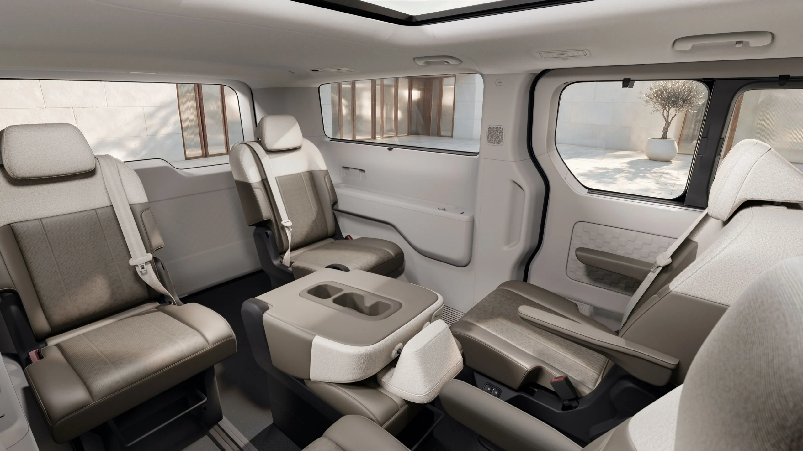 Kia PV7: ampliando horizontes en la movilidad eléctrica comercial 5 Interior del Kia PV7 con asientos configurables.