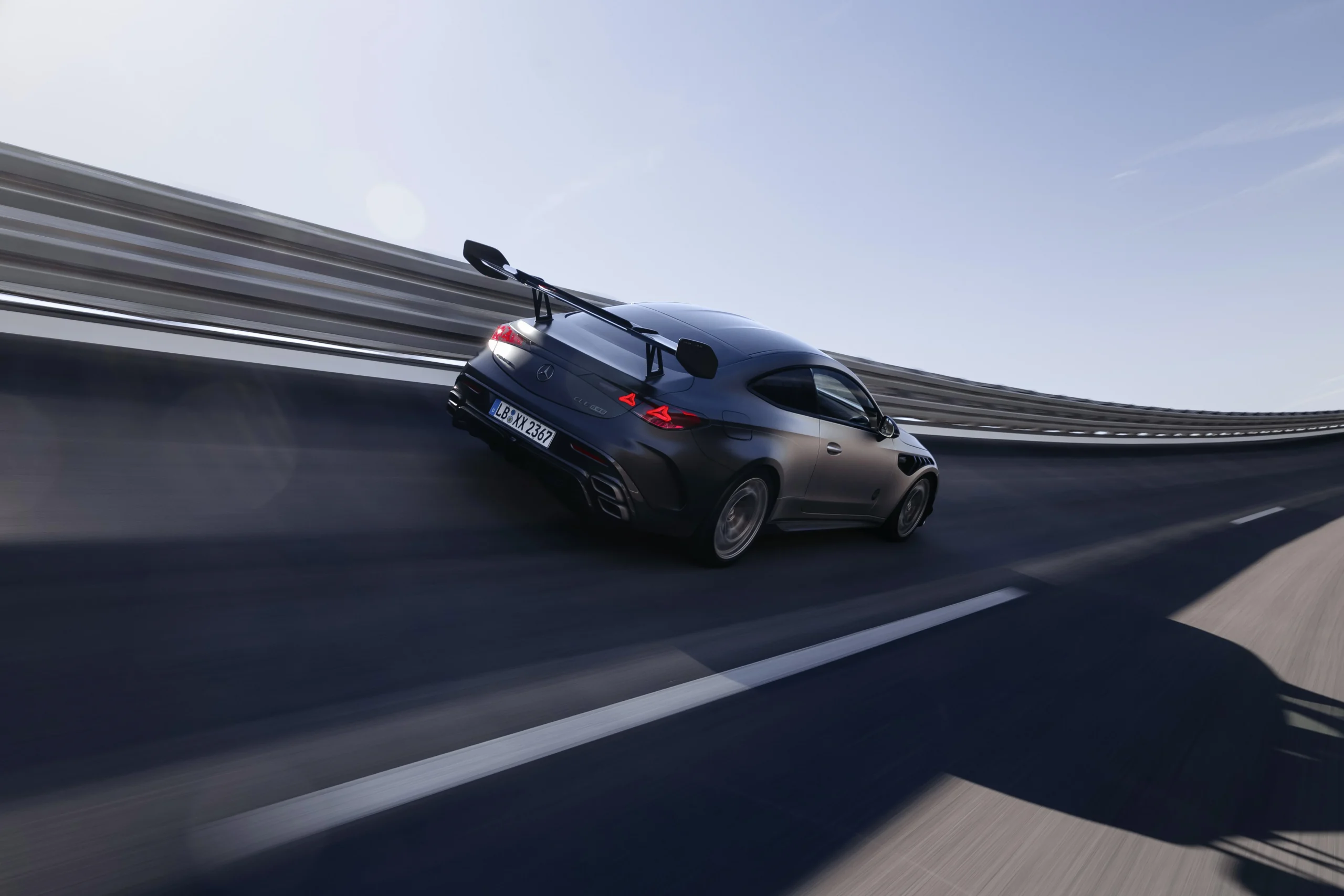 Mercedes-AMG CLE 646 Spezialanfertigung: Mercedes-AMG CLE 63 Coupé en movimiento dinámico