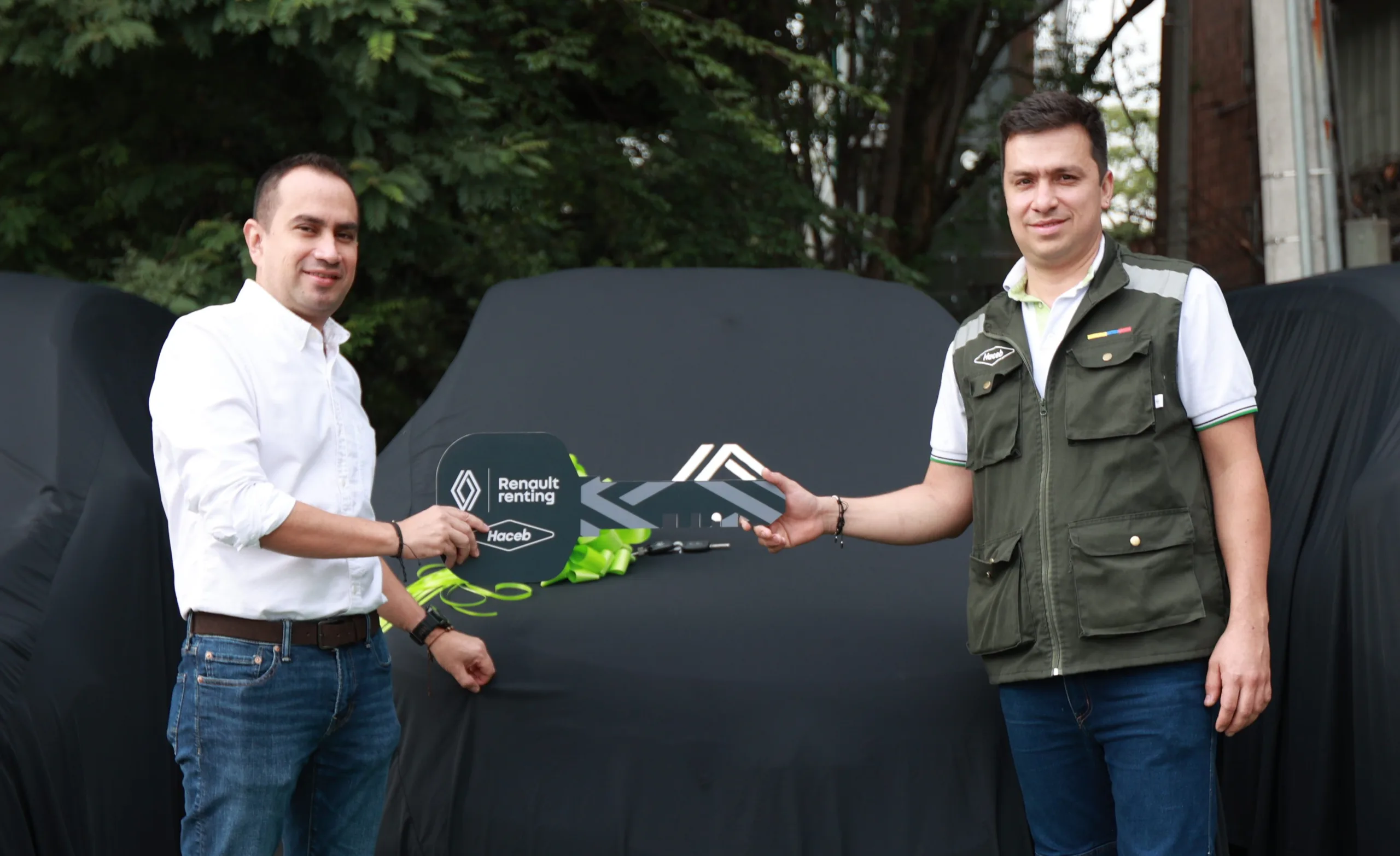 Renault Kangoo: Entrega de llave de vehículo Renault corporativo.