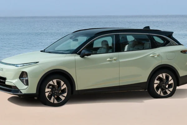 Descubra el JOYEE S08, el nuevo SUV híbrido en Colombia con 1.555 km de autonomía. Conozca su diseño robusto, interior de lujo y avanzada tecnología para.