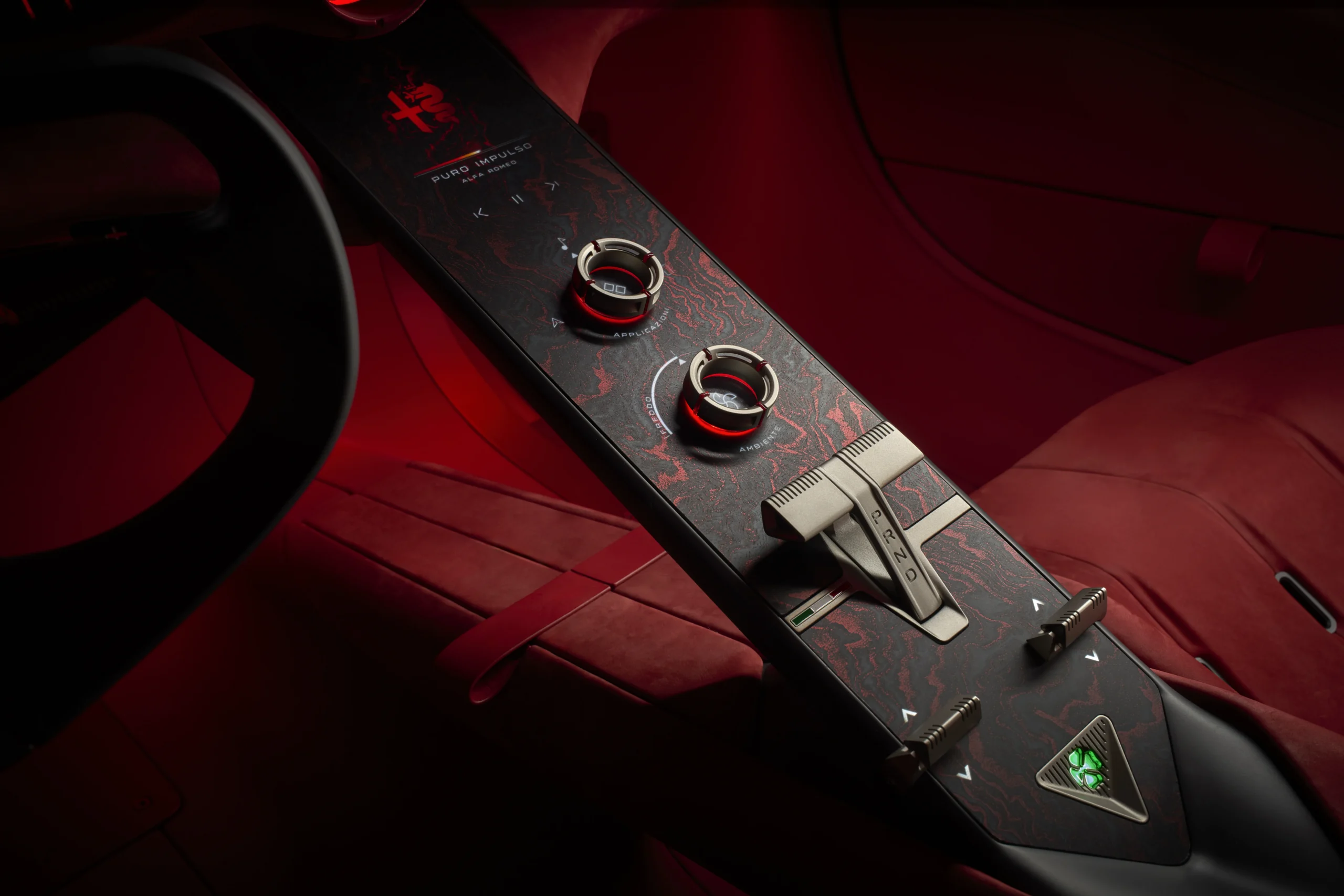 Consola central Alfa Romeo Cuorerosso Concept con selector de marcha.