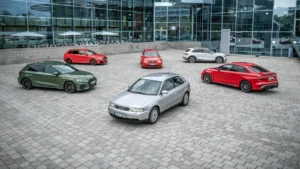 historia de Audi A3: Audi A3 de primera generación, tres puertas, plata.