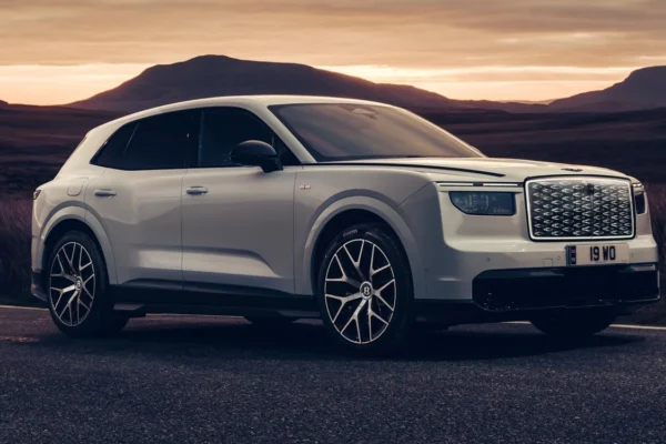 Bentley Torcal First Edition frontal atardecer