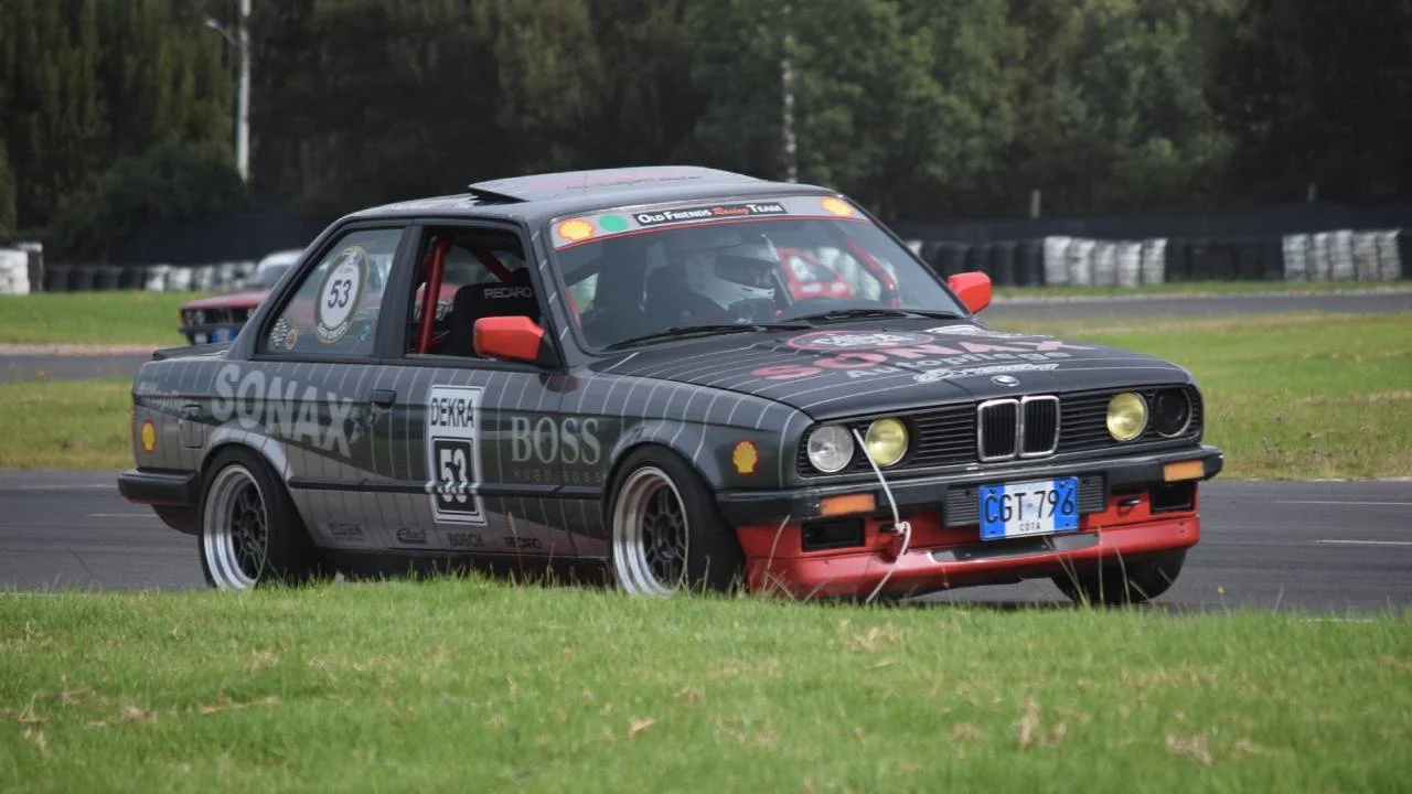 Campeonato Nacional de Automovilismo 2026: bmw e30 carro carrera premio ford