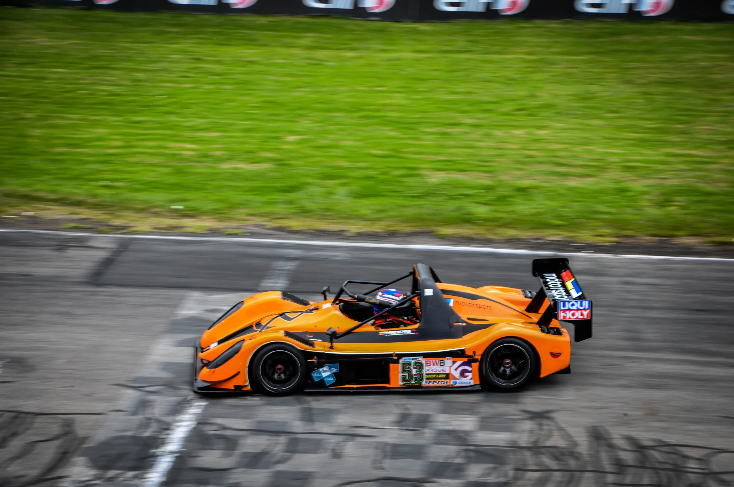 final de Campeonato Nacional de Automovilismo: Vehículo de competición naranja negro Autódromo Tocancipá