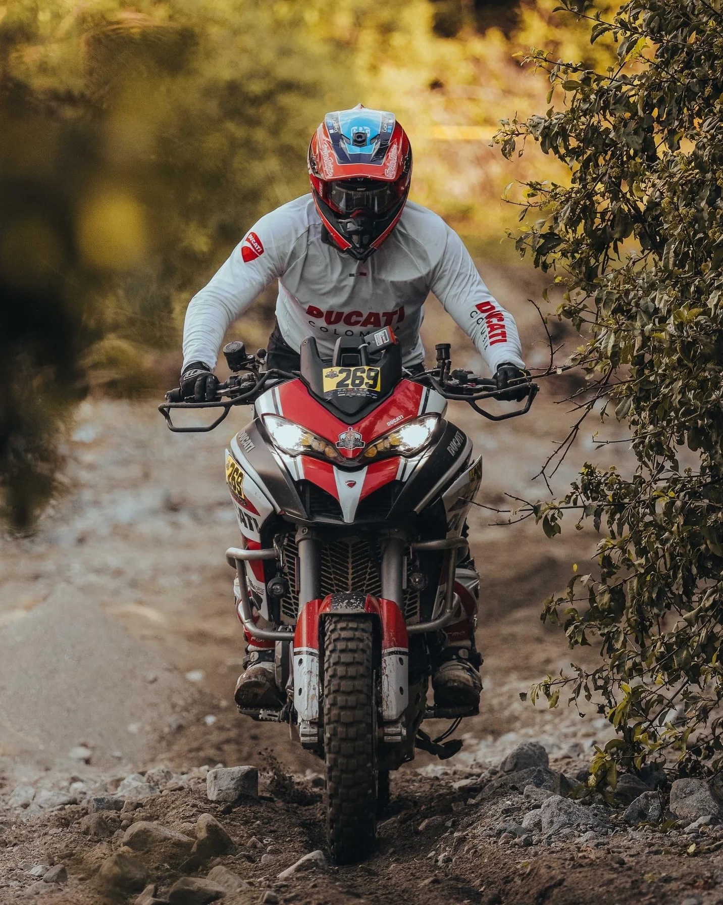 Resultados de Gladiadores Off Road: un final vibrante en Santa Fe de Antioquia 2 resultados de Gladiadores Off Road: Motocicleta Ducati Multistrada en Gladiadores Off Road.