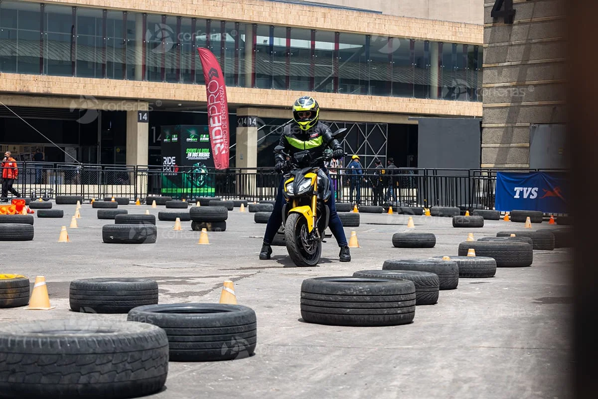 Expo2Ruedas 2026: Participante curso manejo motocicleta Expo 2 Ruedas