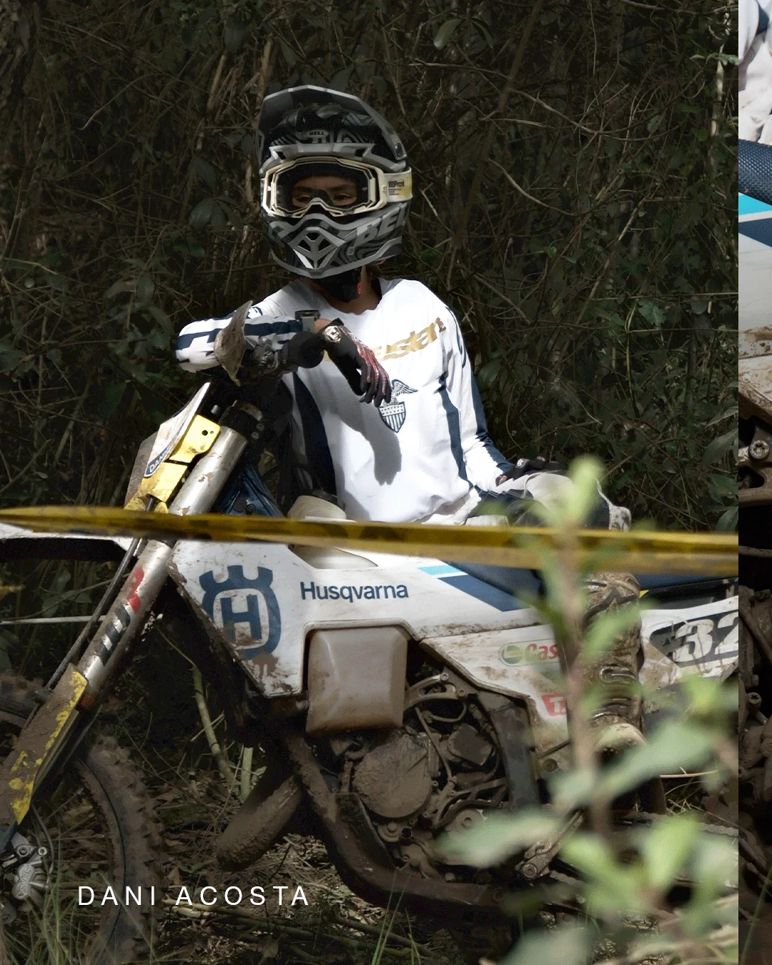 Daniella Acosta Six Days: una hazaña colombiana de resistencia en enduro 2 Daniella Acosta Six Days: Daniella Acosta en su moto Husqvarna antes de una carrera.
