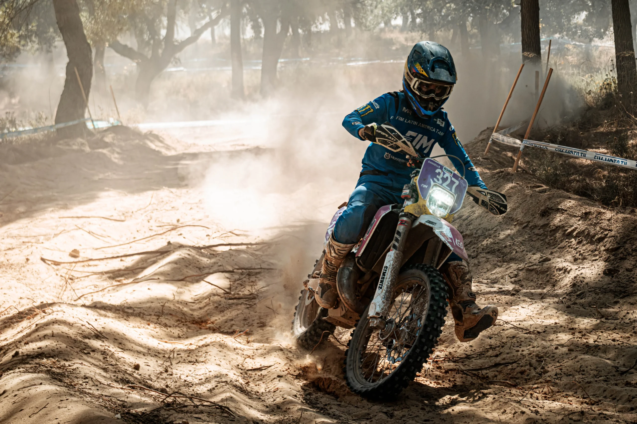 Daniella Acosta Six Days de Enduro: histórica medalla de plata en Rumanía 3 Daniella Acosta Six Days de Enduro: Daniella Acosta pilota Husqvarna en Six Days Enduro.