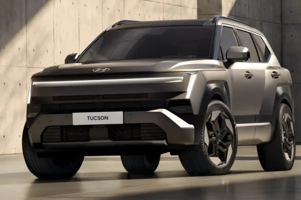Hyundai Tucson 2024 con luces LED frontales.