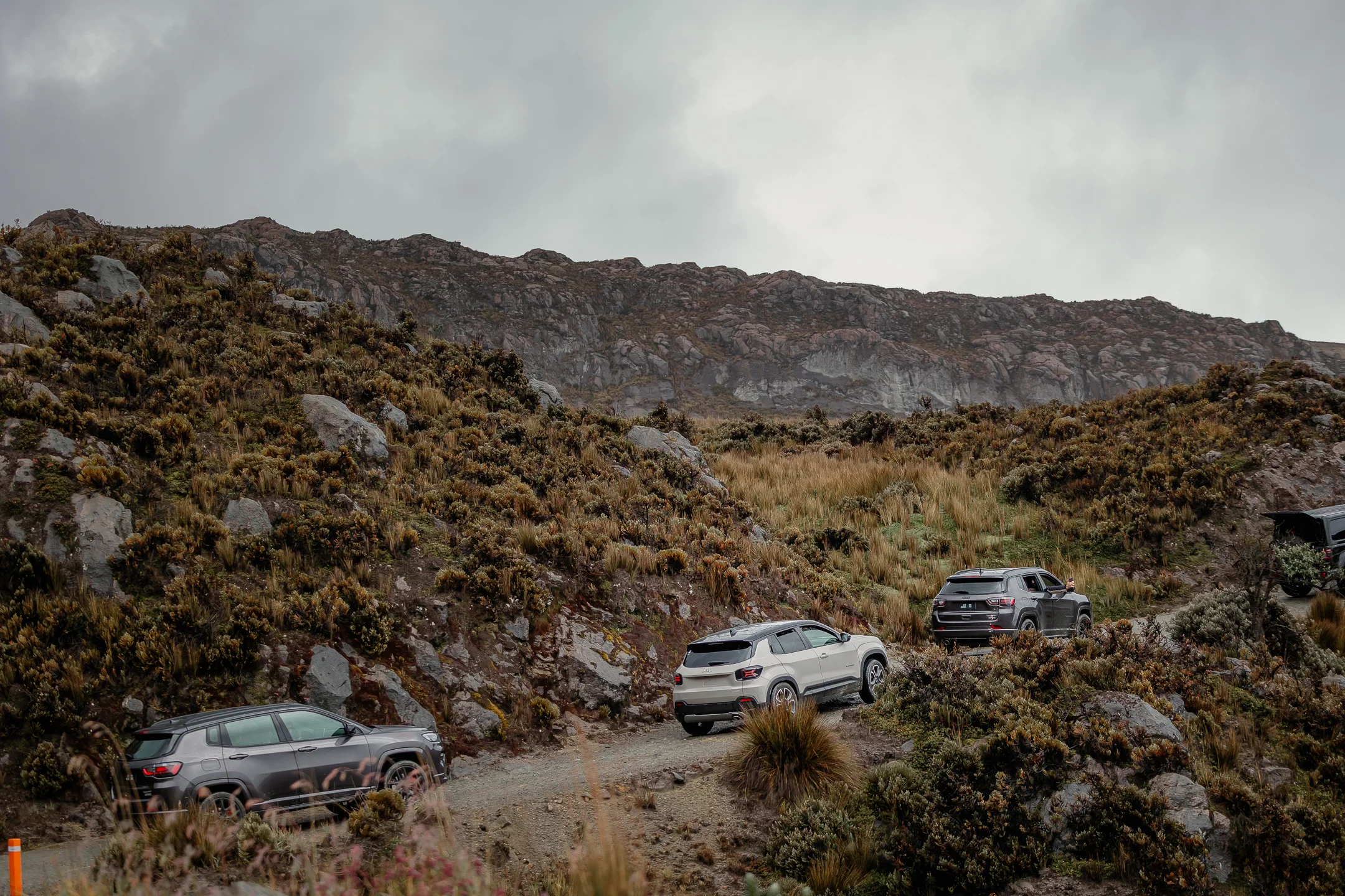 Jeep Avenger: Jeep Compass explorando terrenos agrestes colombianos