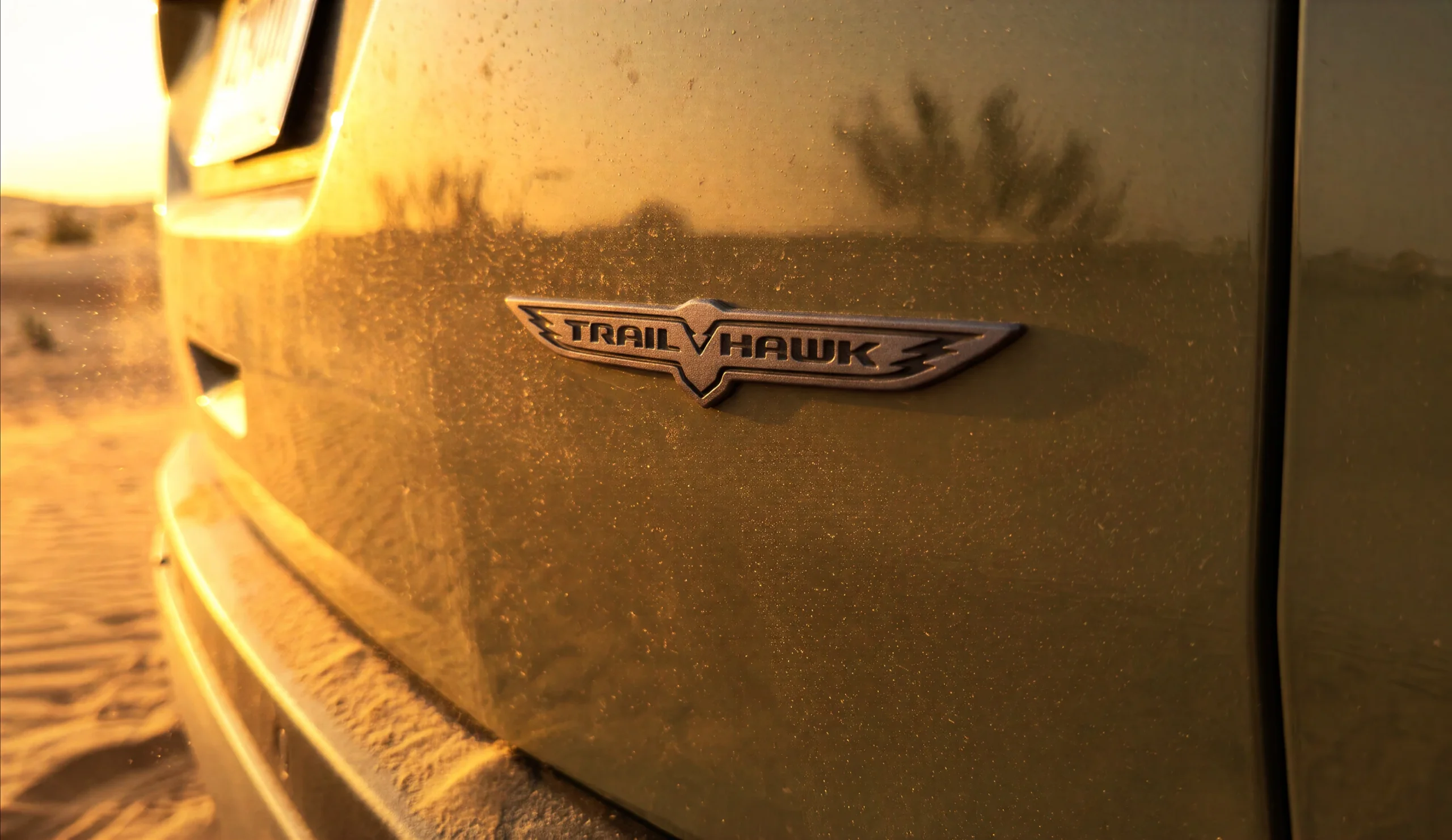 Jeep Cherokee Trailhawk: Emblema Trail Hawk en la carrocería de un Jeep Compass.