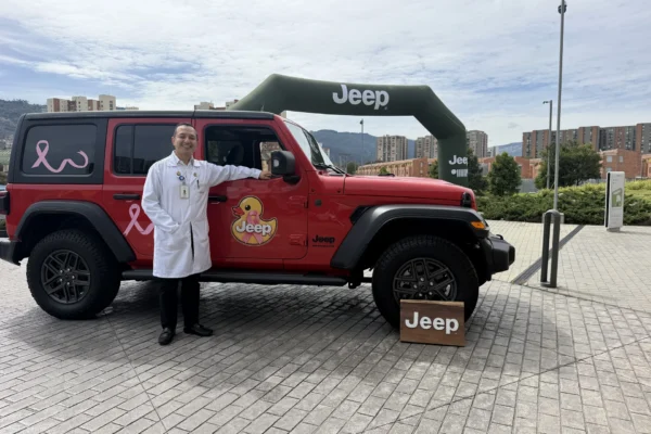alianza de Jeep: Jeep y CTIC cáncer de mama: evento solidario en Bogotá.