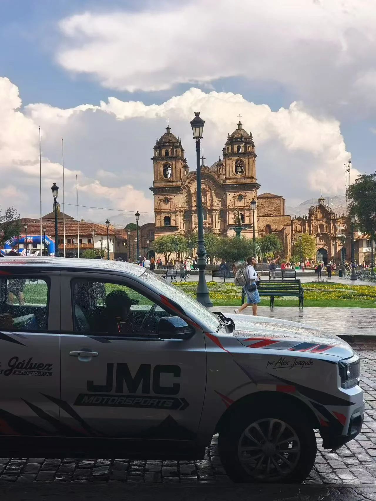 Caminos del Inca 2026: JMC conquista el podio de pickups en el emblemático rally peruano 3 Caminos del Inca 2026: Camioneta JMC Grand Vigus R compitiendo en rally.