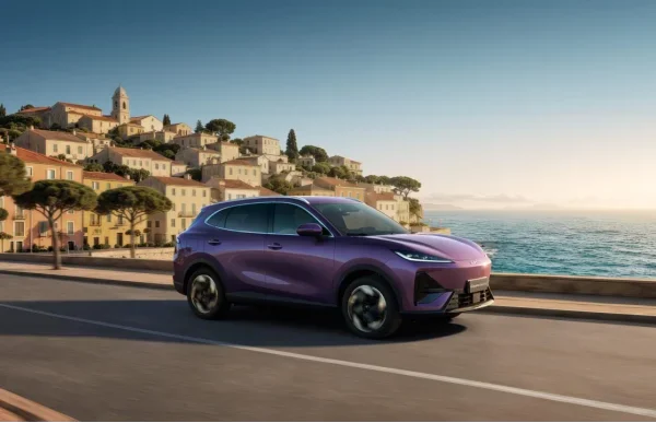 LEPAS L6: LEPAS Concept Car morado en paisaje costero.