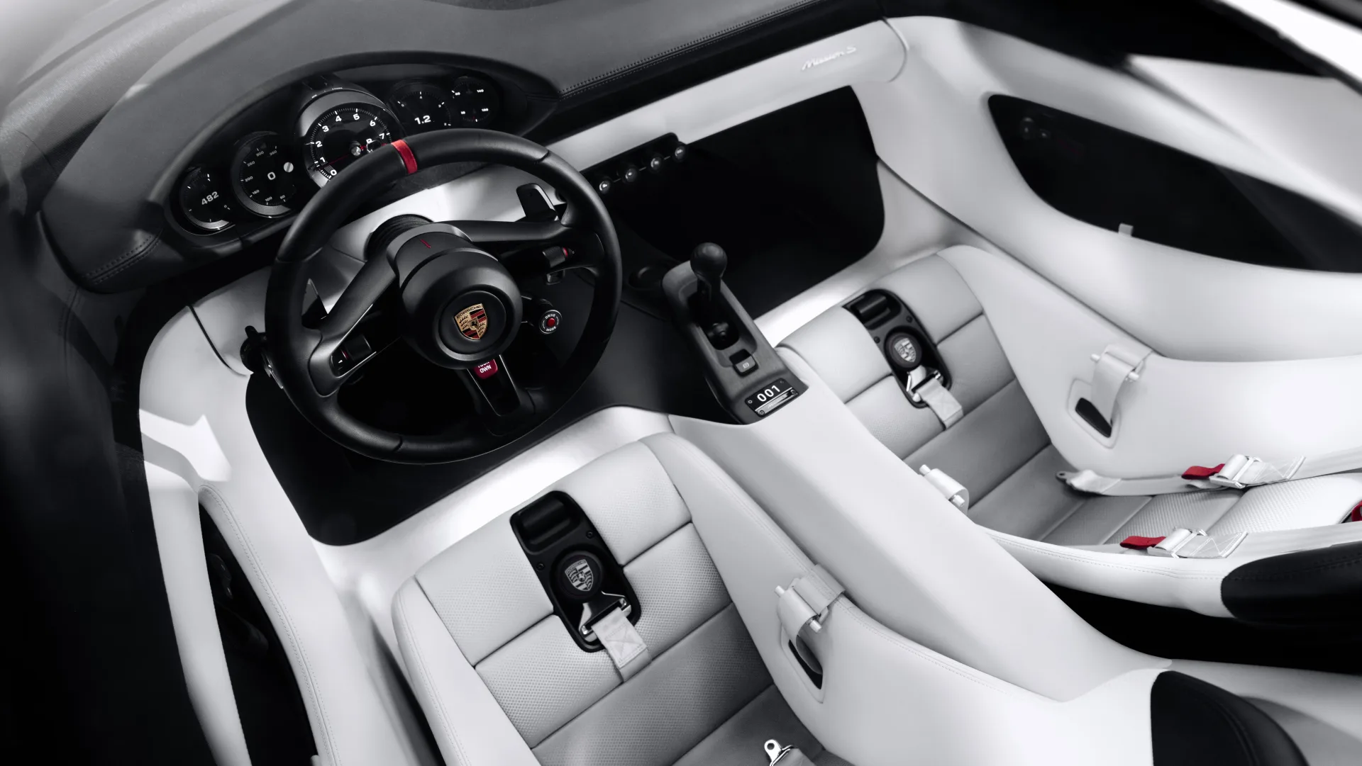 Interior y puesto de conducción del Porsche Mission S