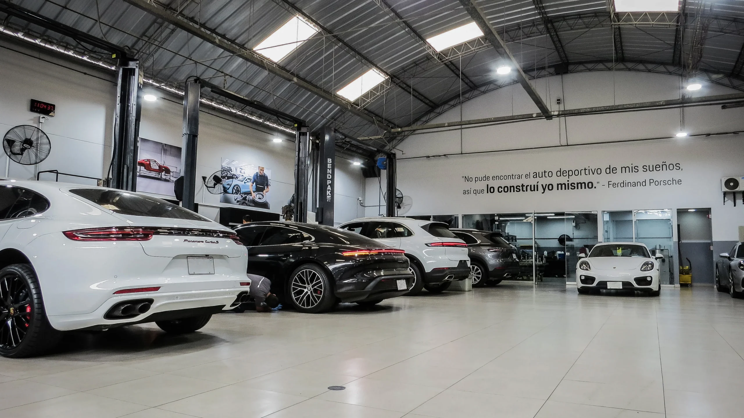 servicio de Porsche: Porsche porsche panamera cayenne taller mecanico servicio scaled