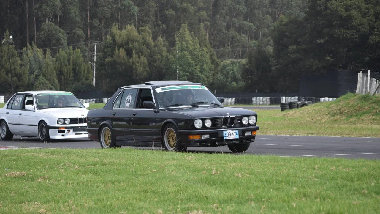 Campeonato Nacional de Automovilismo 2026: Tocancipá coronó a sus campeones 5 Campeonato Nacional de Automovilismo 2026: BMW E28 y E30 compitiendo en pista