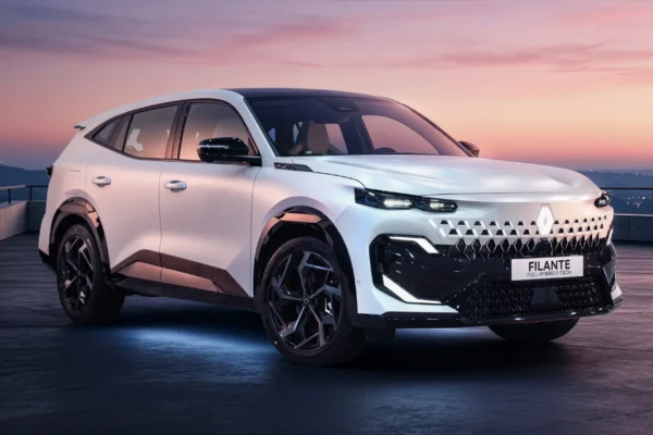 Renault Filante 2027: Renault Filante Full Hybrid E-Tech frontal blanco.