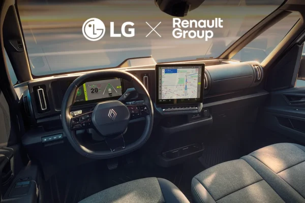 Renault Trafic E-Tech eléctrico: Cabina Renault Trafic E-Tech con pantallas LG