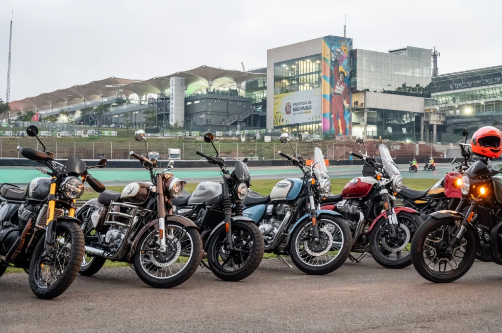 Royal Enfield Brasil: Enfield consolida a Brasil como su segundo mercado y expande su presencia en América Latina 2 Royal Enfield Brasil: Motos Royal Enfield en el circuito de Interlagos, Brasil.
