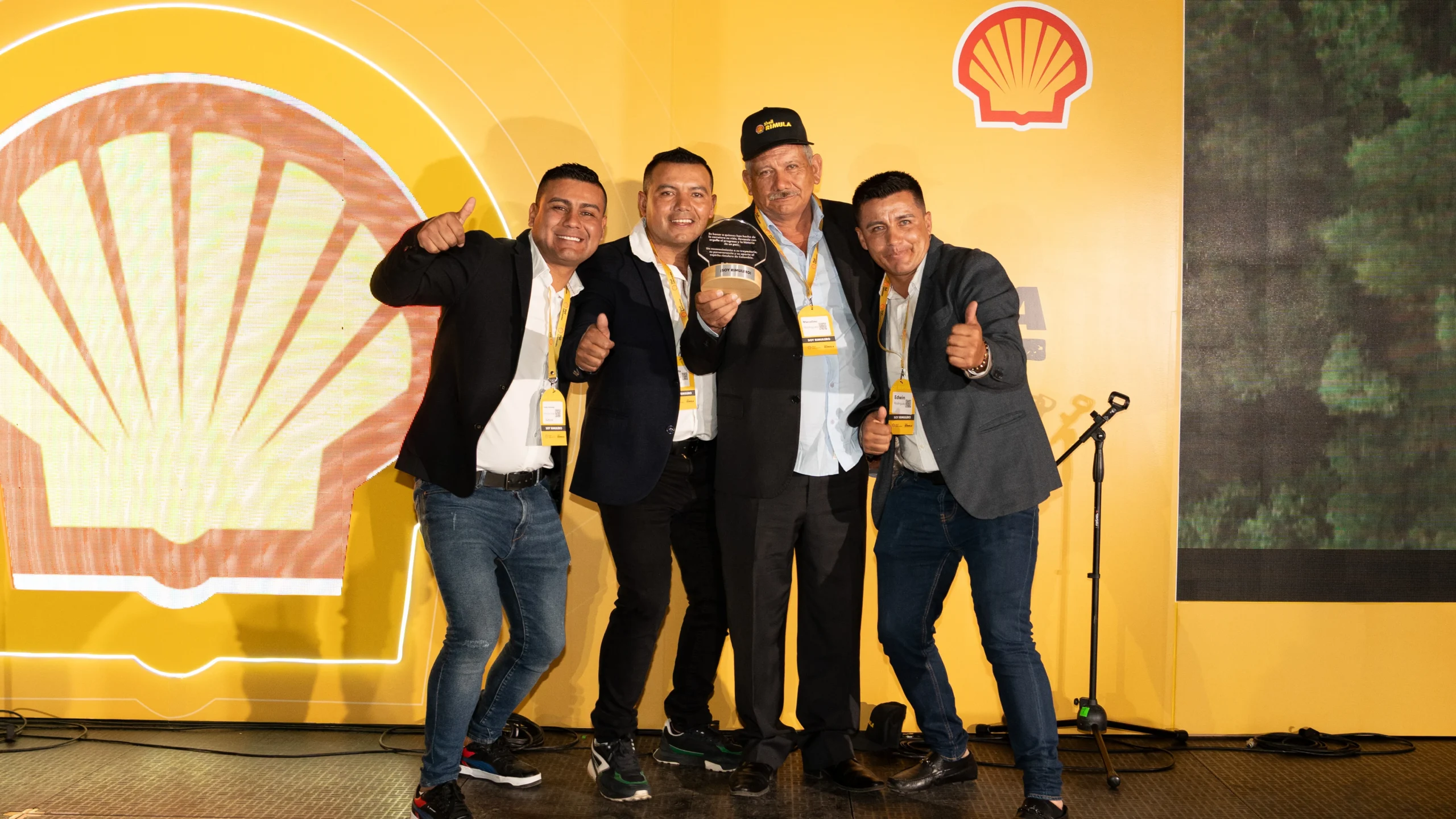 Rimula Fest Shell 2026 celebra a los transportadores, motor de la economía colombiana 3 Rimula Fest Shell: Participantes Shell Rimula Fest reciben premio.