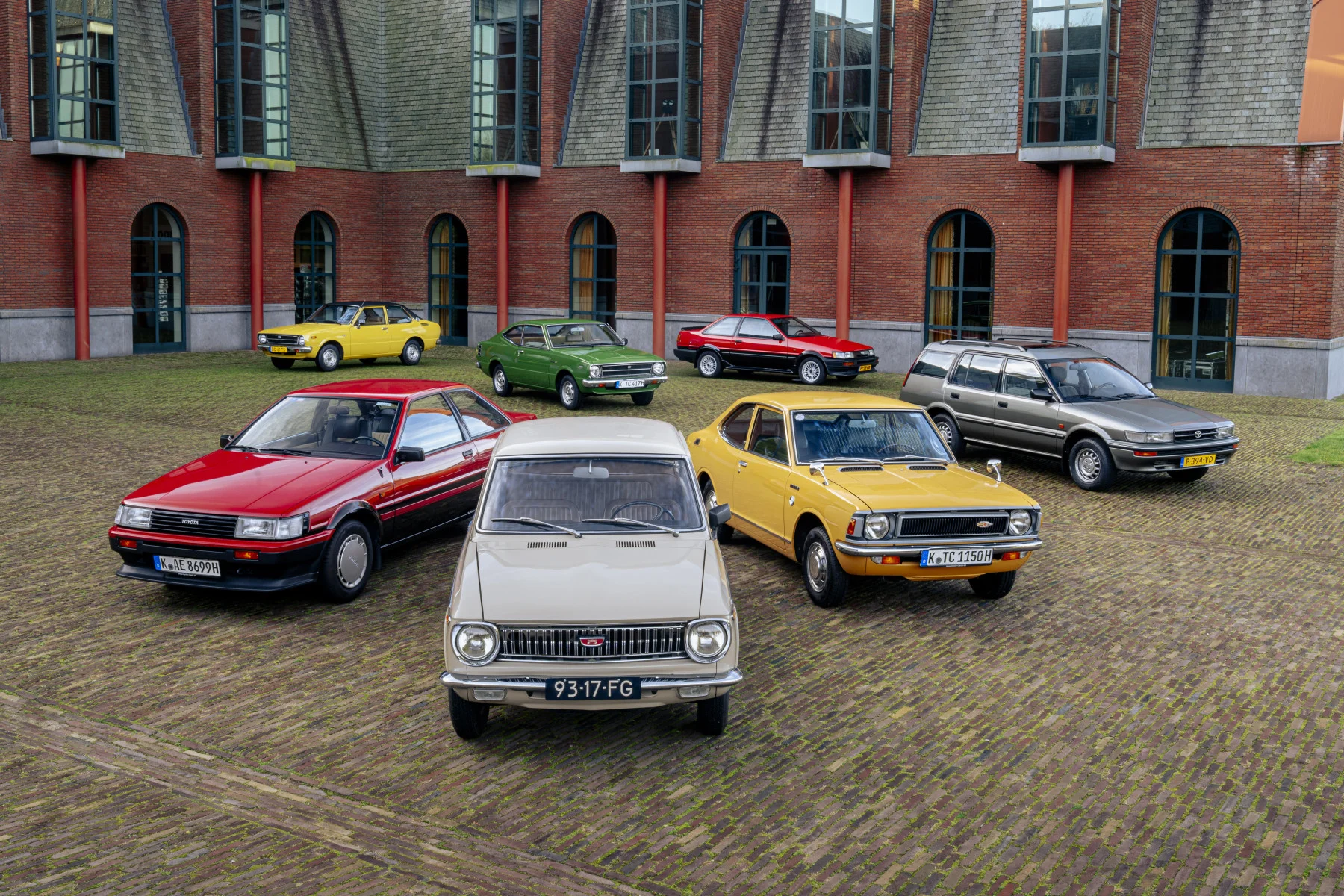 Evolución del Toyota Corolla, sedanes y wagon.