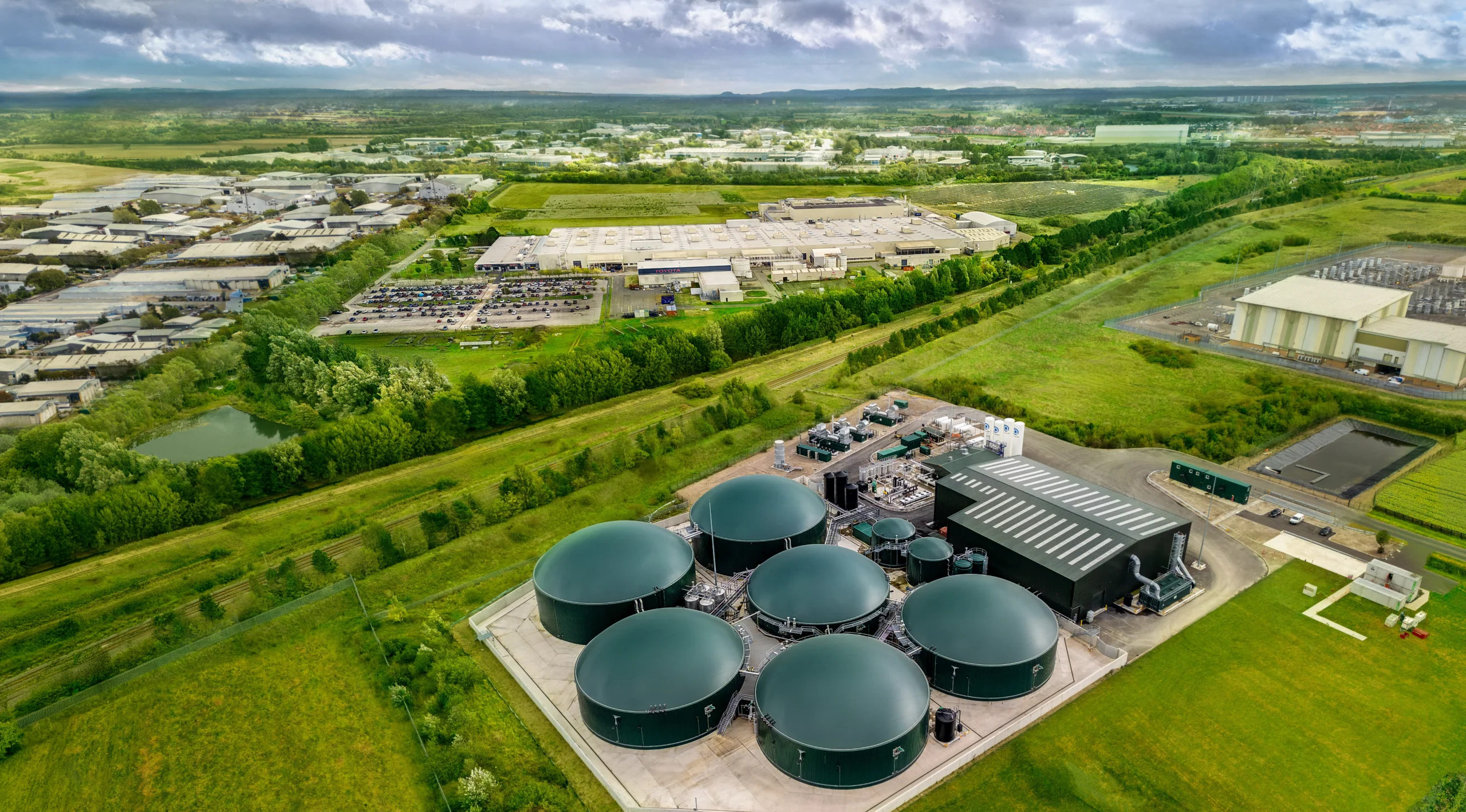 Producción neutra en carbono Toyota: la planta de Deeside marca un hito histórico 5 producción neutra en carbono Toyota: Vista aérea de la planta de Toyota en Reino Unido.