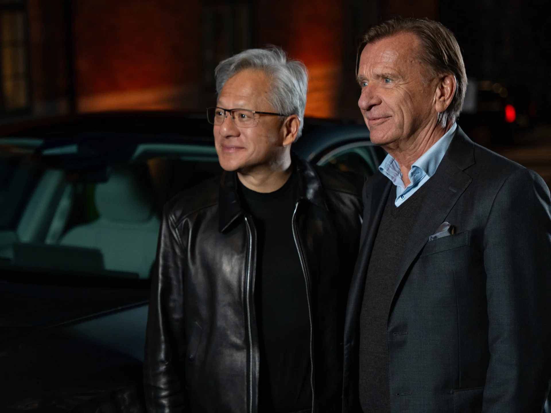 Conducción autónoma: Volvo Cars y NVIDIA elevan la seguridad en la conducción autónoma 3 Conducción autónoma Volvo: Håkan Samuelsson y Jensen Huang en el anuncio de integración de IA