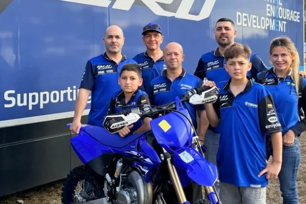 copa YZ BLU CRU SuperFinale: Yamaha BLU CRU pilotos colombianos motocross Francia.