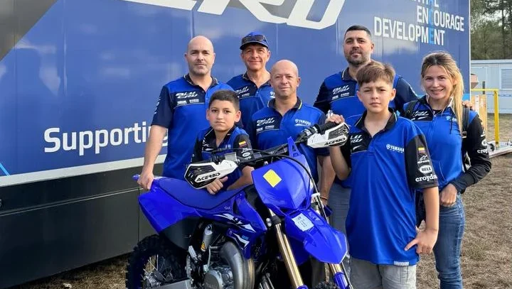 copa YZ BLU CRU SuperFinale: Yamaha BLU CRU pilotos colombianos motocross Francia.